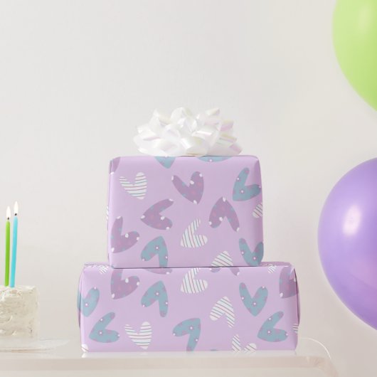 lila Herzmuster Geschenkpapier (Partygeschenke)