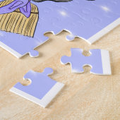 Lila Hexe auf einem Broomstick-Puzzle Puzzle (Seite)