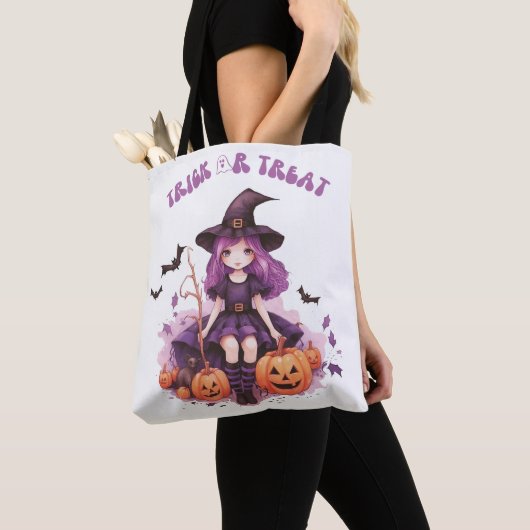 Lila Hexenkürbis und Fledermäuse tricksen oder beh Tasche (Von Nahem)