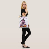 Lila Hexenkürbis und Fledermäuse tricksen oder beh Tasche (Am Model)