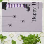 Lila Hexenleder mit Hut und Spinnenhalm Geschirrtuch (Gefaltet)