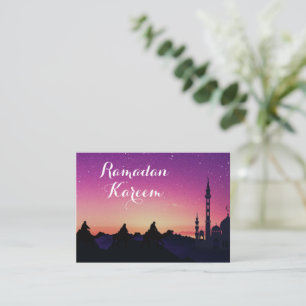 Lila Himmel auf der nächtlichen Eid Mubarak Card Mitteilungskarte