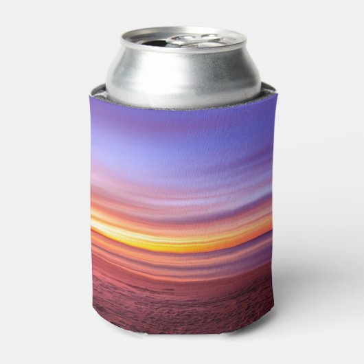 Lila Himmel über dem Meer Dosenkühler (Kanne Vorderseite)