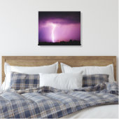 Lila Himmelsblitz Leinwanddruck (Insitu (Schlafzimmer))