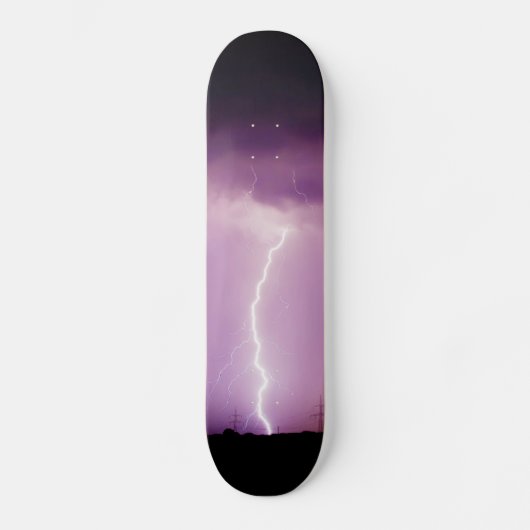 Lila Himmelsblitz Skateboard (Vorderseite)