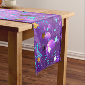 Lila Hintergrund mit Sternen Kurzer Tischläufer (Beispiel)