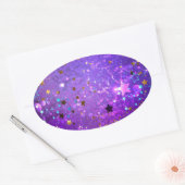Lila Hintergrund mit Sternen Ovaler Aufkleber (Umschlag)