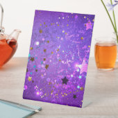 Lila Hintergrund mit Sternen Sockelschild (In Situ)