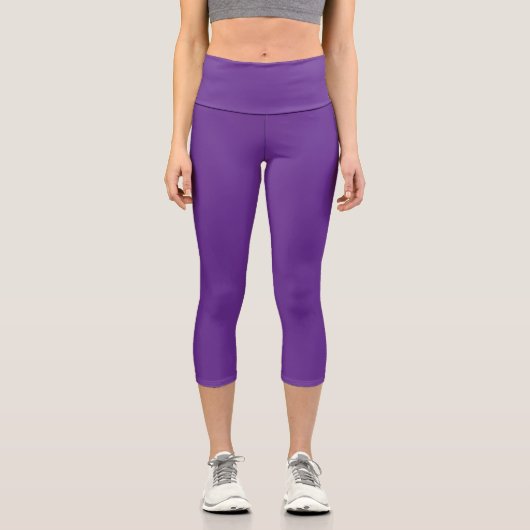 lila Hintergrund mit weißem Rand Capri Leggings (Vorderseite)