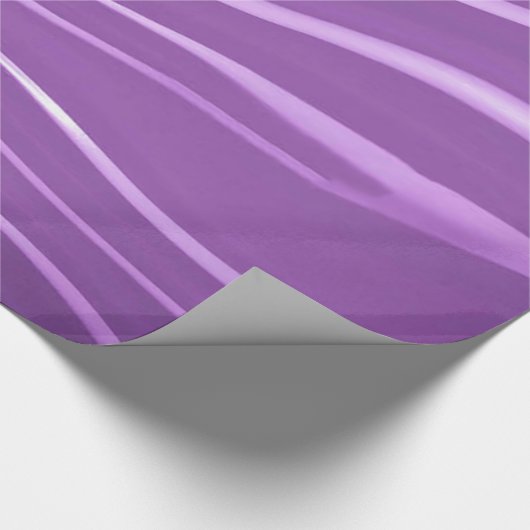 Lila Hintergrund und Streifen Geschenkpapier (Ecke)