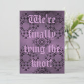 Lila Hochzeit im gotischen Mittelalter Einladung (Stehend Vorderseite)