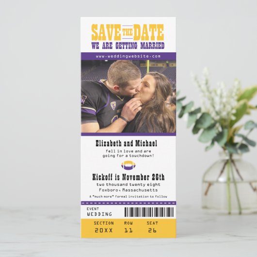 Lila Hochzeit Sichern Sie das Date Football Ticket Save The Date (Stehend Vorderseite)