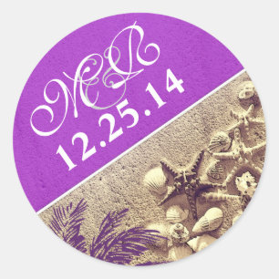 lila Hochzeitsaufkleber mit Palmseashell-Monogramm Runder Aufkleber