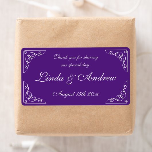 Lila Hochzeitsfeier bevorzugt Wasserflaschen (Insitu)