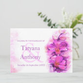 Lila Hochzeitsfeier mit Orchideen Einladung (Stehend Vorderseite)