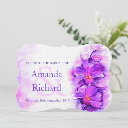 Lila Hochzeitsfeier mit Orchideen Einladung (Stehend Vorderseite)