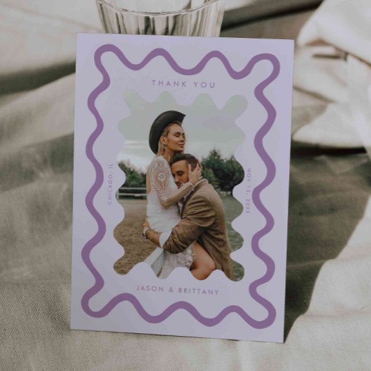 Lila HochzeitsFoto mit kratziger Hand Dankeskarte