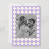 Lila Hochzeitsmuster im Retro-Minimal Save The Date (Rückseite)