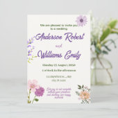 lila Hochzeitsstimmung, rosa Blume, grüne Blätter Einladung (Stehend Vorderseite)