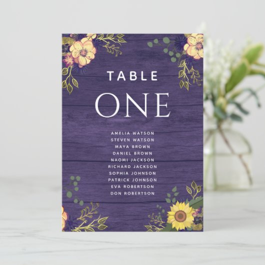 Lila Hochzeitstabelle für rustikale Blüten (Stehend Vorderseite)