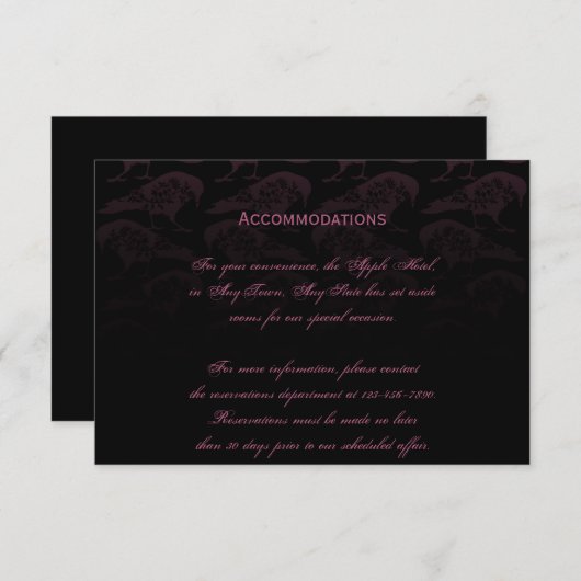 Lila Hochzeitsunterkünfte in Raven Gothic Begleitkarte (Vorne/Hinten)