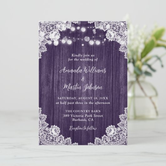 Lila Holzflorenszene romantische Rustikale Hochzei Einladung (Stehend Vorderseite)