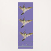 Lila Hummingbird Monogram Yogamatte (Vorderseite)