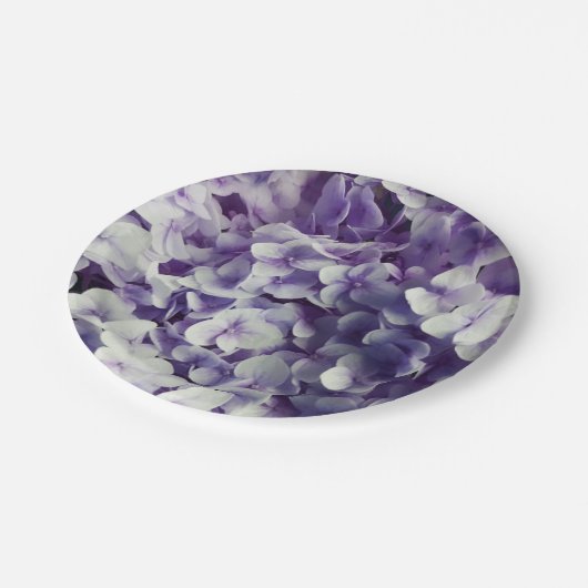 Lila Hydrangea-Blumenhintergrund Pappteller (Schrägansicht)