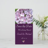 Lila Hydrangea-Hochzeitskarte Save The Date (Stehend Vorderseite)