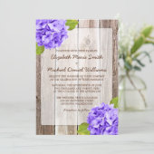 Lila Hydrangea Rustic Floral Barn Wood Wedding Einladung (Stehend Vorderseite)