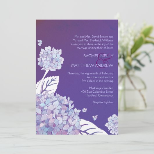 Lila Hydrangeas bei Sonnenuntergangssehen Einladung (Stehend Vorderseite)