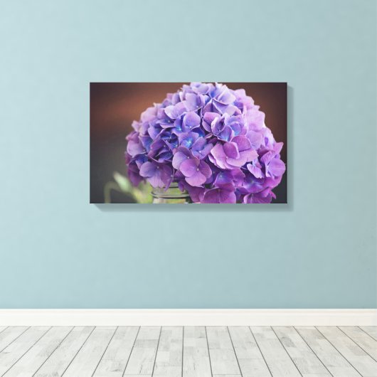 Lila Hydrangeas in einem Mason Jar Leinwanddruck (Insitu (Holzboden))