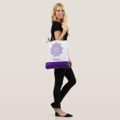 Lila Imitate Glitzer Mandala auf Weiß Tasche (Am Model)