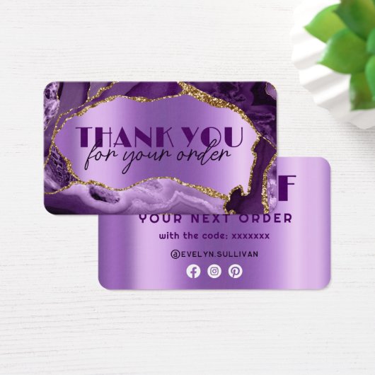 Lila Imitate-Rabattkarte (Schreibtisch)