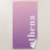 Lila individuelle Name mit weichem rosa Farbverlau Strandtuch (Vorderseite)