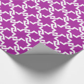 Lila ineinander greifenmustermonogramm des Chic Geschenkpapier (Ecke)