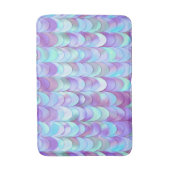 Lila Iridescent Mermaid Scales Glitzer Badematte (Vorderseite Vertikal)