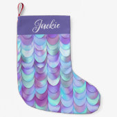 Lila Iridescent Mermaid Scales Monogramm Kleiner Weihnachtsstrumpf (Vorderseite)