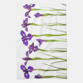 Lila Iris abgeschieden auf einem weißen Handtuch (Vertikal)