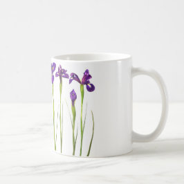 Lila Iris abgeschieden auf einem weißen Kaffeetasse