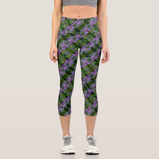 Lila Iris Abstraktes Kunstmuster Capri Leggings (Vorderseite)