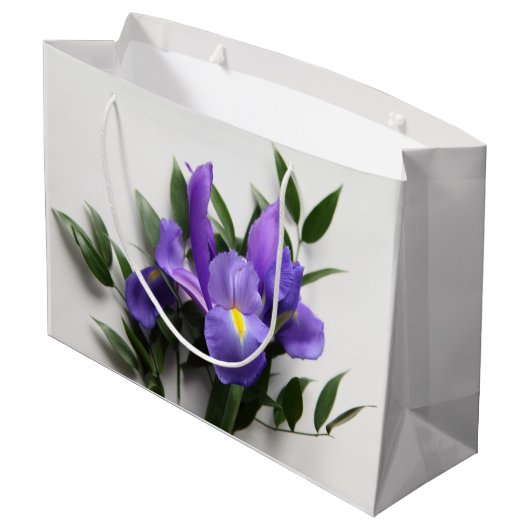 Lila Iris-Anordnung Große Geschenktüte (Rückseite Schrägansicht)