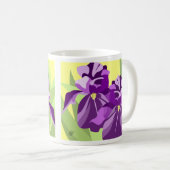 Lila Iris-Blume-Design Kaffeetasse (VorderseiteRechts)