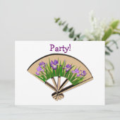 Lila Iris-Blume über japanisches Lüfterdesign Einladung (Stehend Vorderseite)
