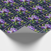 Lila Iris Bouquets auf schwarz Geschenkpapier (Ecke)
