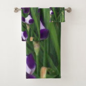 Lila Iris-Garten Badhandtuch Set (Insitu)