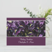 lila Iris Hochzeitseinladung Einladung (Stehend Vorderseite)