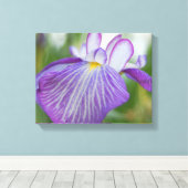 Lila Iris Leinwanddruck (Insitu (Holzboden))