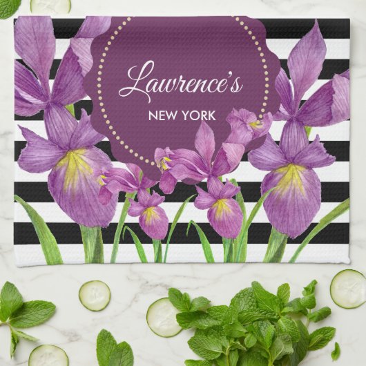 Lila Iris-Muster für Schwarz-weiße Streifen Geschirrtuch (Gefaltet)