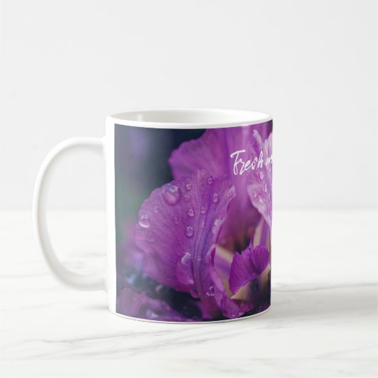 Lila Iris nach Regen Kaffeetasse (Links)